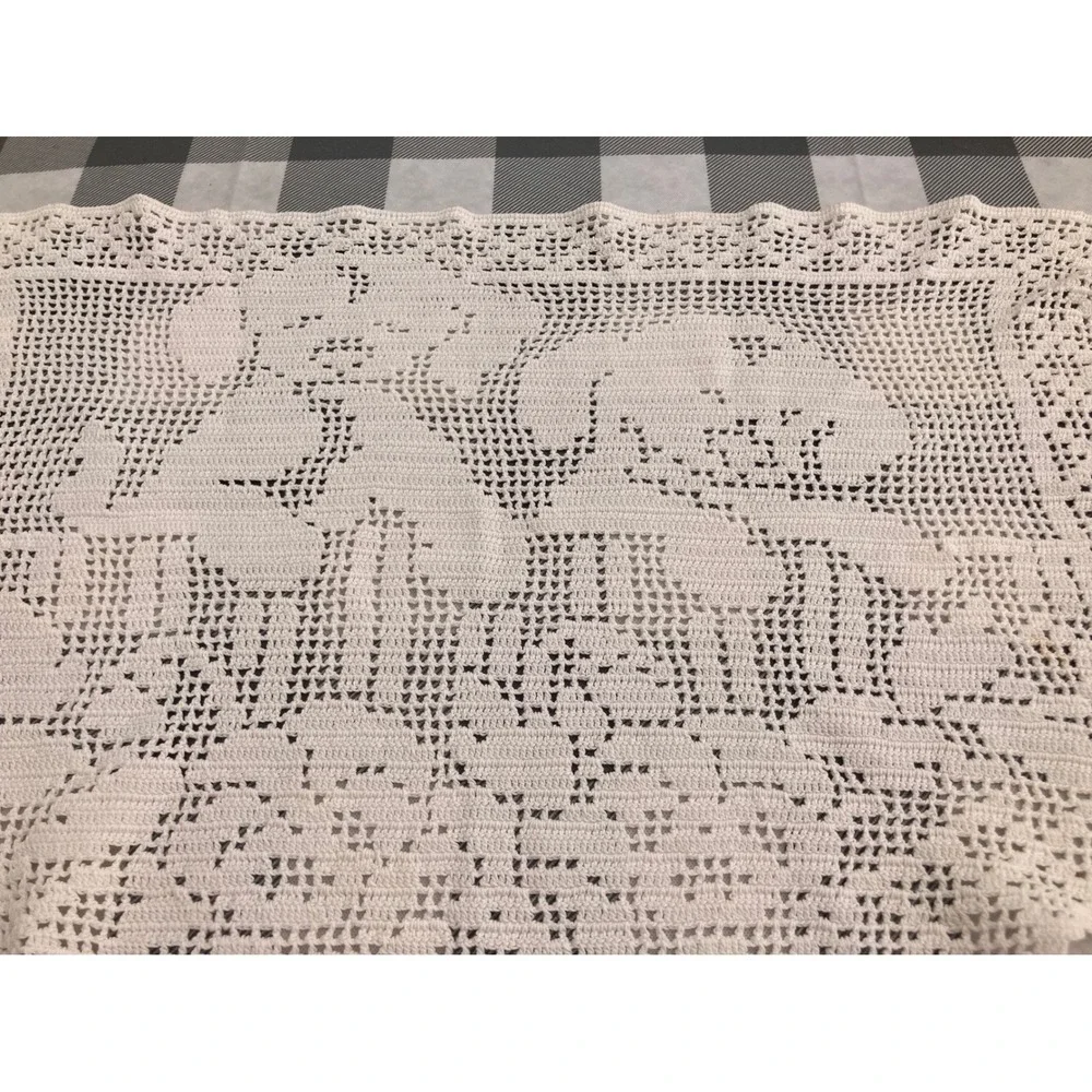 Vintage Crochet Table Doily OS Off-White Puppies Design Handmade 11